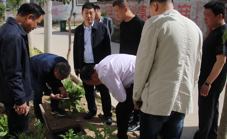 镇平县财务局副局长王兆倩一行到临周口考查供水办理任务